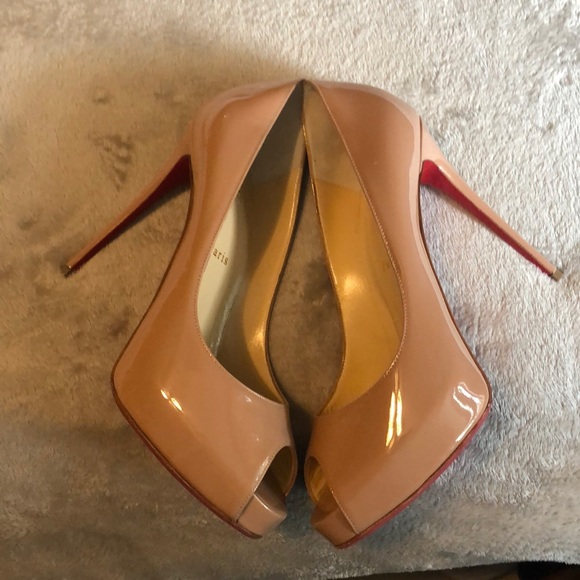 🖕🏽poshmark they kept my authentic shoes - Picture 2 of 6